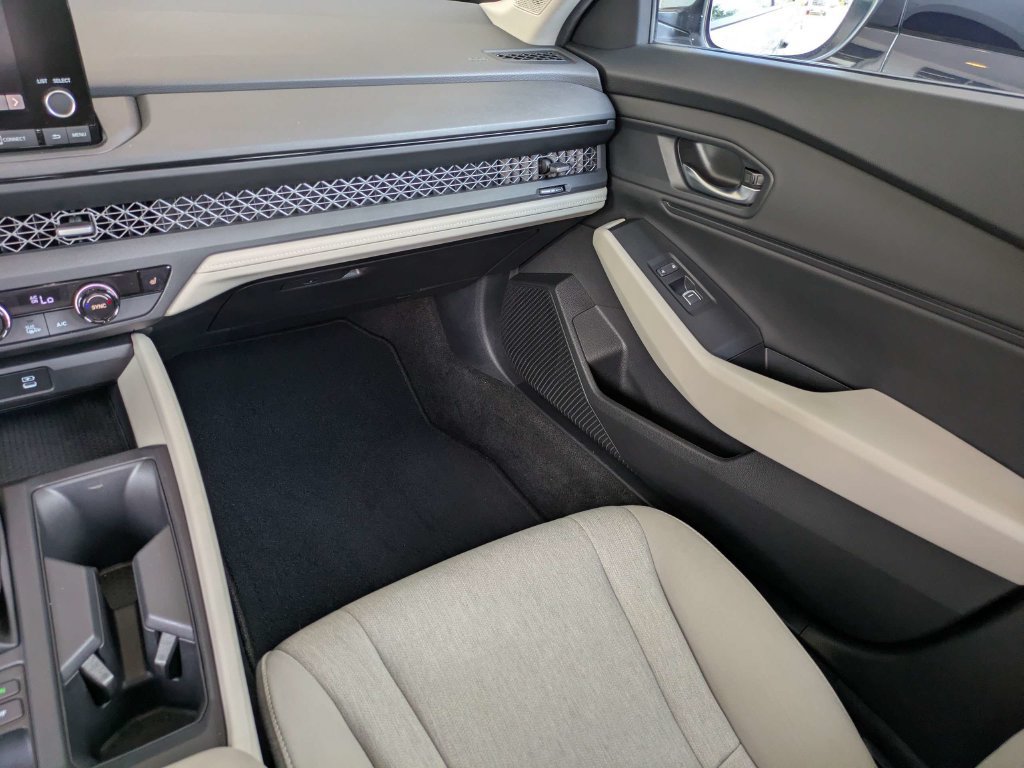 Used 2024 Honda Accord EX image 17