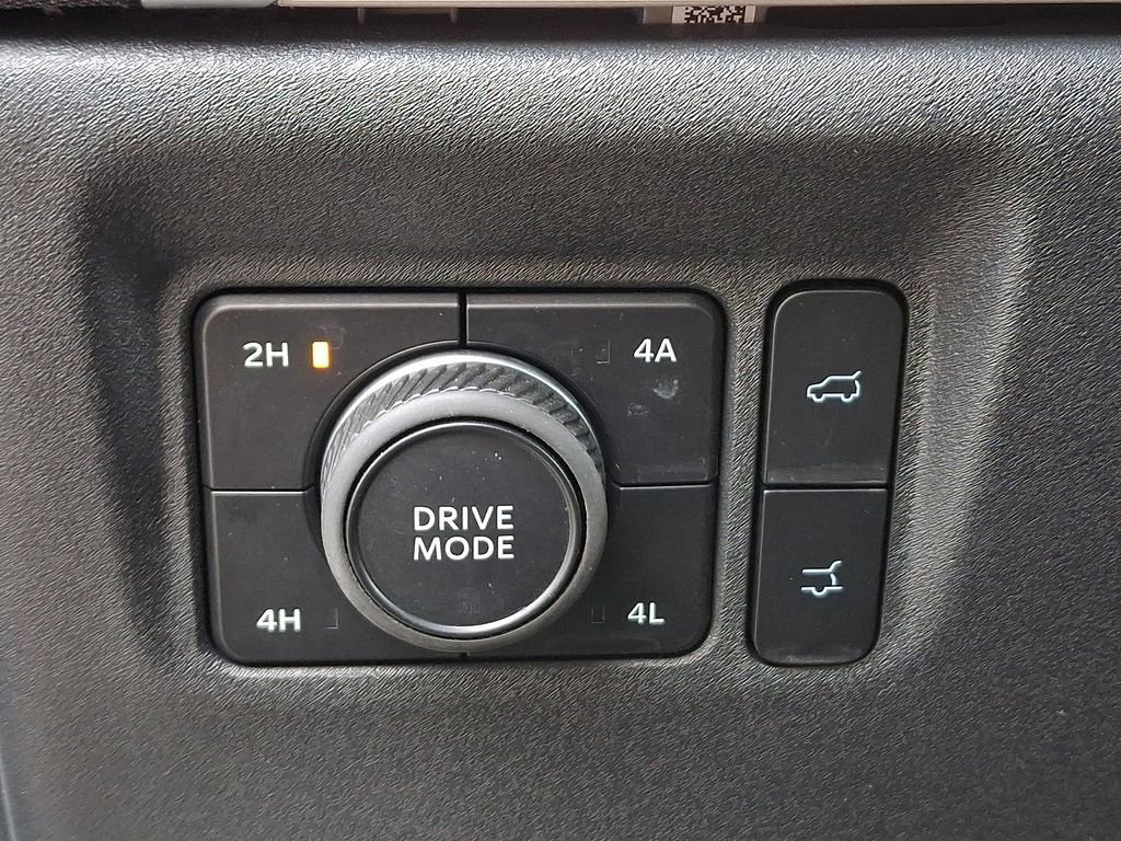 Certified 2025 Ford Expedition Active image 25