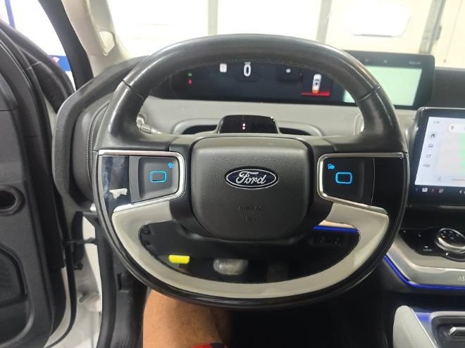 Certified 2025 Ford Expedition Max Platinum AWD/4WD image 6