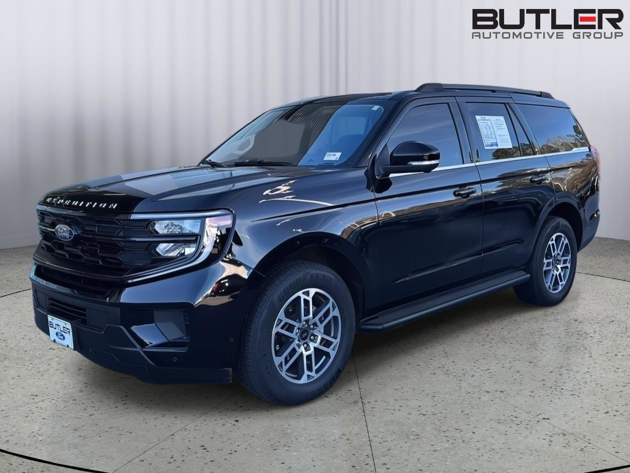 Certified 2025 Ford Expedition Active image 2