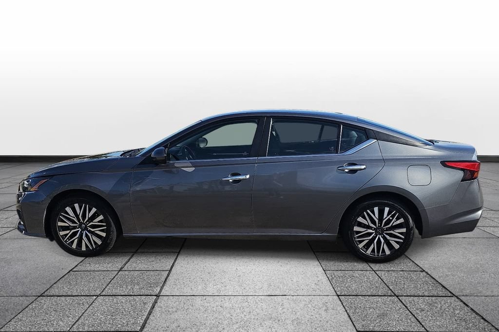 Used 2023 Nissan Altima 2.5 SV FWD image 8