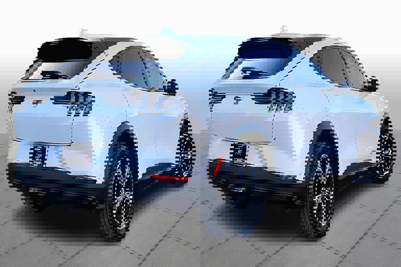 Certified 2022 Ford Mustang Mach-E Select w/ Comfort/Technology Package image 12