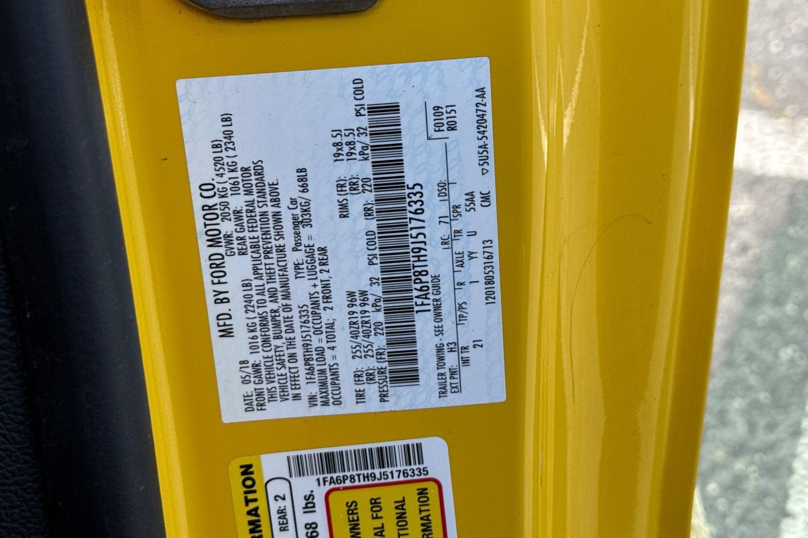 Certified 2018 Ford Mustang Coupe w/ Black Accent Pkg image 28