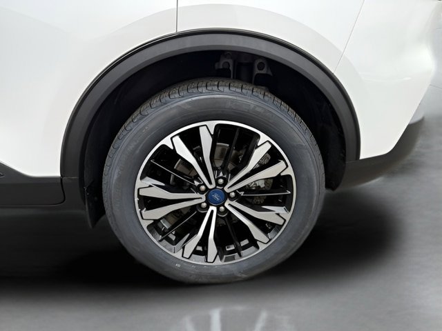 Certified 2021 Ford Escape SEL w/ SEL Stealth AWD Package image 28