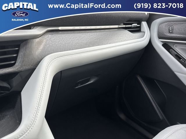 Certified 2025 Ford Explorer Platinum w/ Ultimate Package image 27