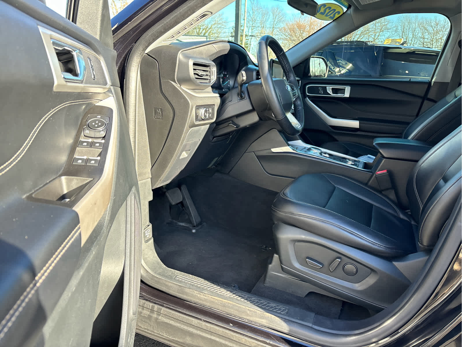 Certified 2022 Ford Explorer XLT w/ Equipment Group 202A image 12