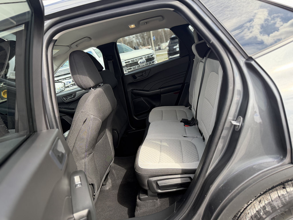 Certified 2023 Ford Escape Active AWD/4WD image 12