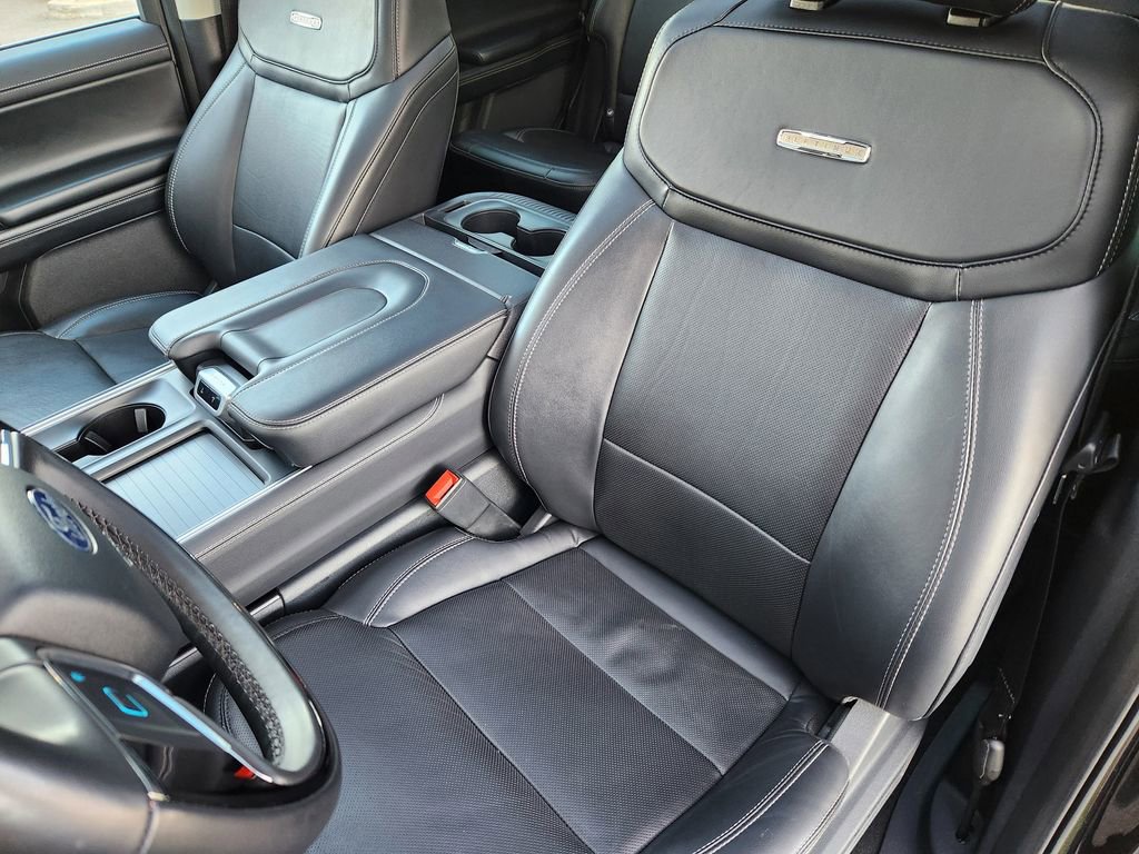 Certified 2025 Ford Expedition Platinum AWD/4WD image 11