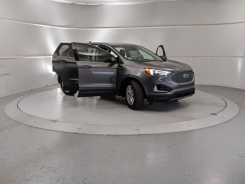 Certified 2024 Ford Edge SEL image 7