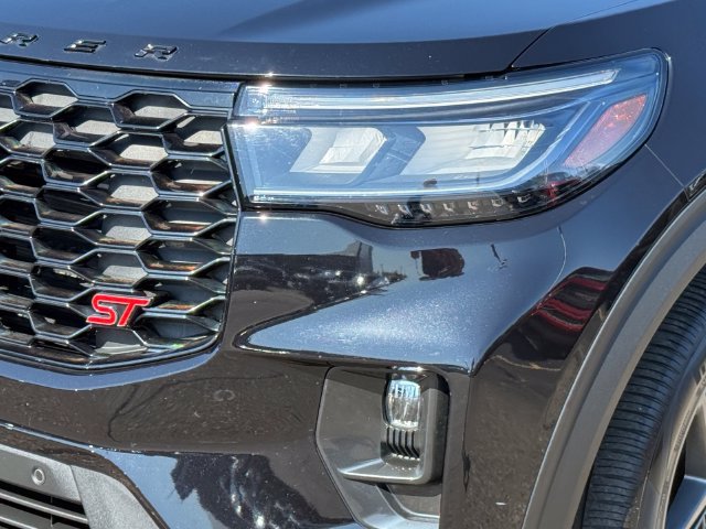 Certified 2025 Ford Explorer ST AWD/4WD image 26