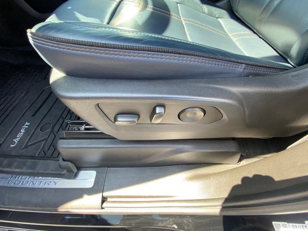 Used 2022 Chevrolet Silverado 1500 High Country w/ High Country Premium Package AWD/4WD image 10