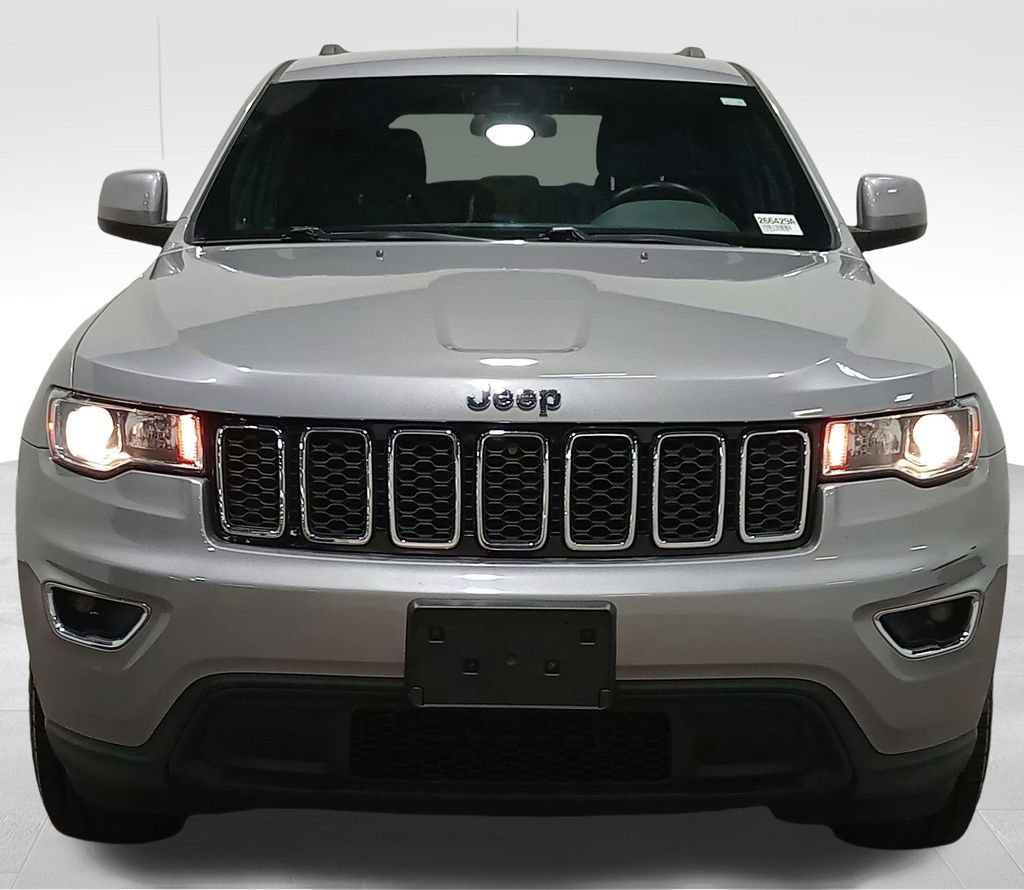 Used 2019 Jeep Grand Cherokee Laredo AWD/4WD image 9