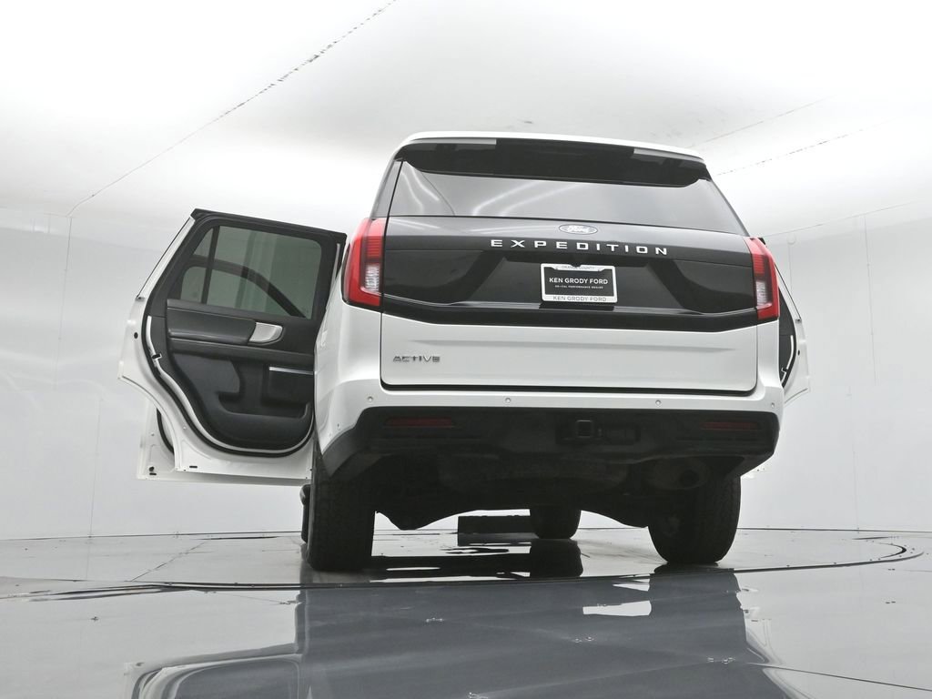Certified 2025 Ford Expedition Active AWD/4WD image 56