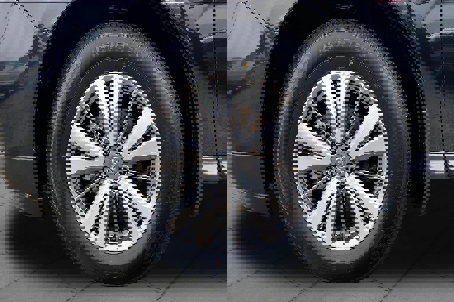 Used 2019 Nissan Pathfinder SL image 13