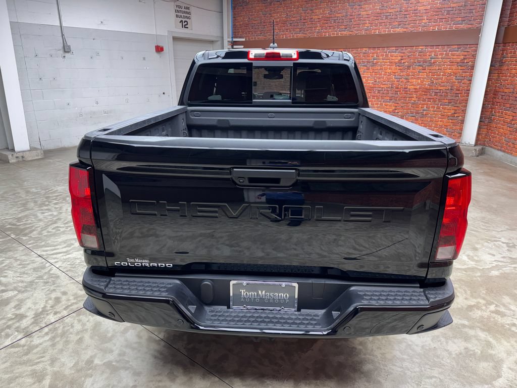 Used 2025 Chevrolet Colorado W/T AWD/4WD image 3