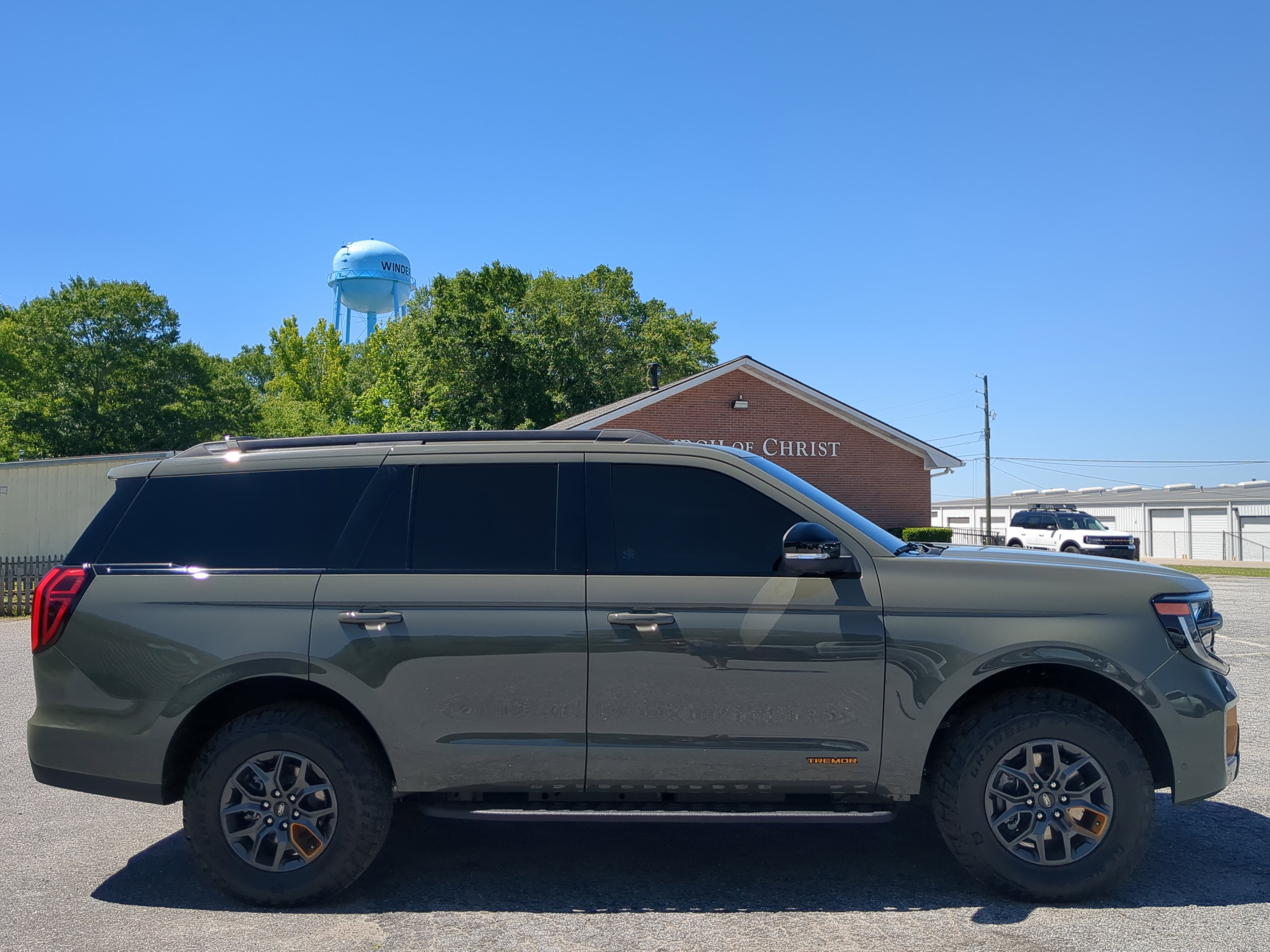 Certified 2025 Ford Expedition Tremor AWD/4WD image 1