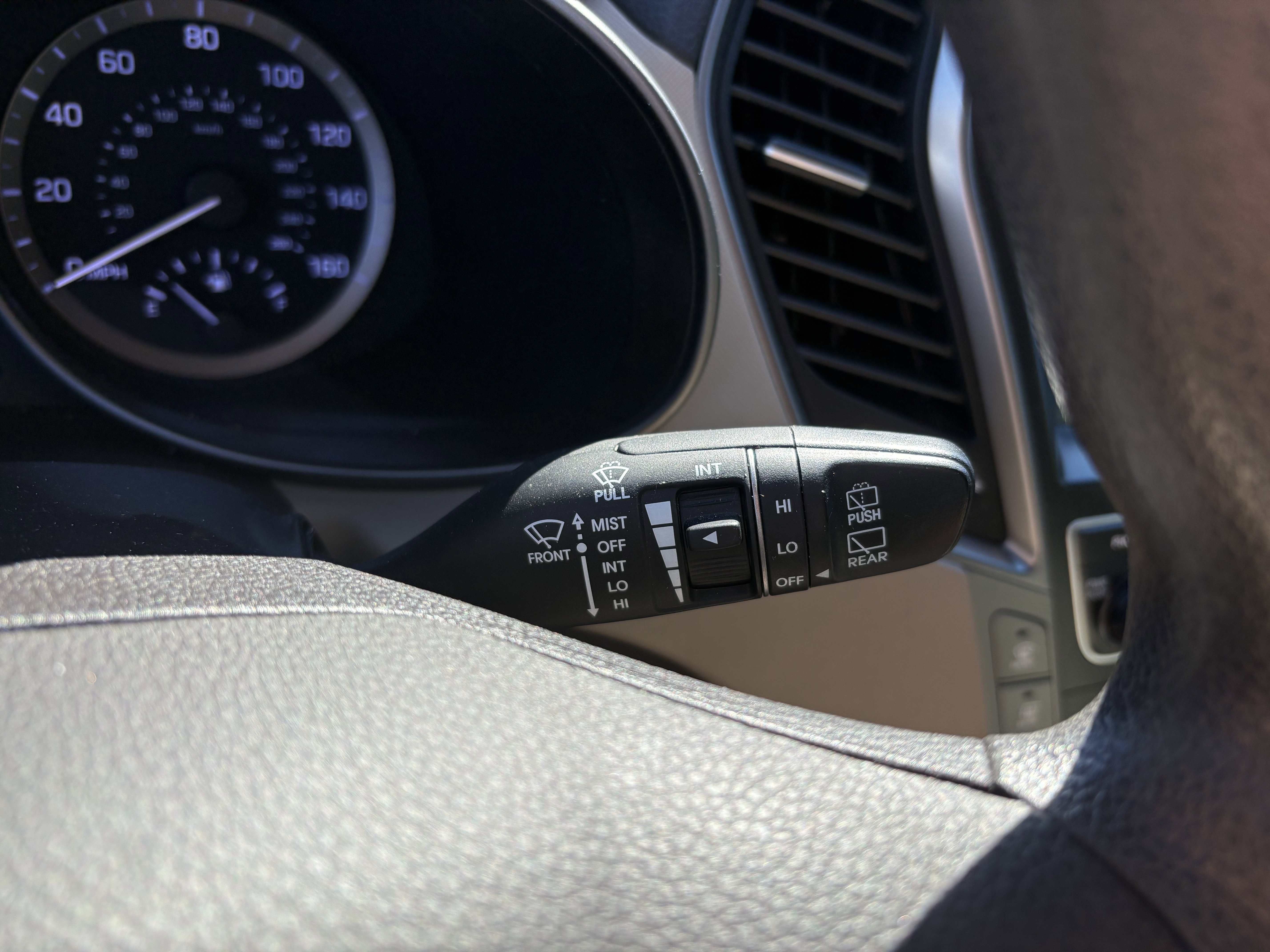 Used 2019 Hyundai Santa Fe XL SE image 33