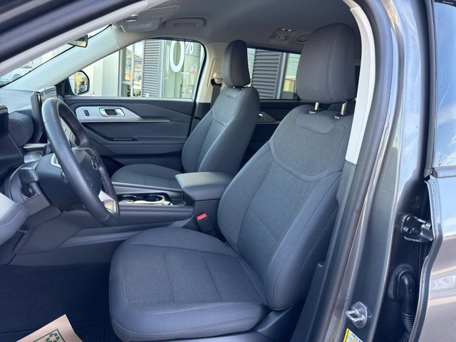 Certified 2025 Ford Explorer Active image 16