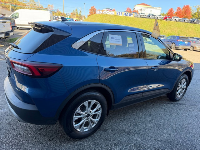 Certified 2023 Ford Escape Active AWD/4WD image 8