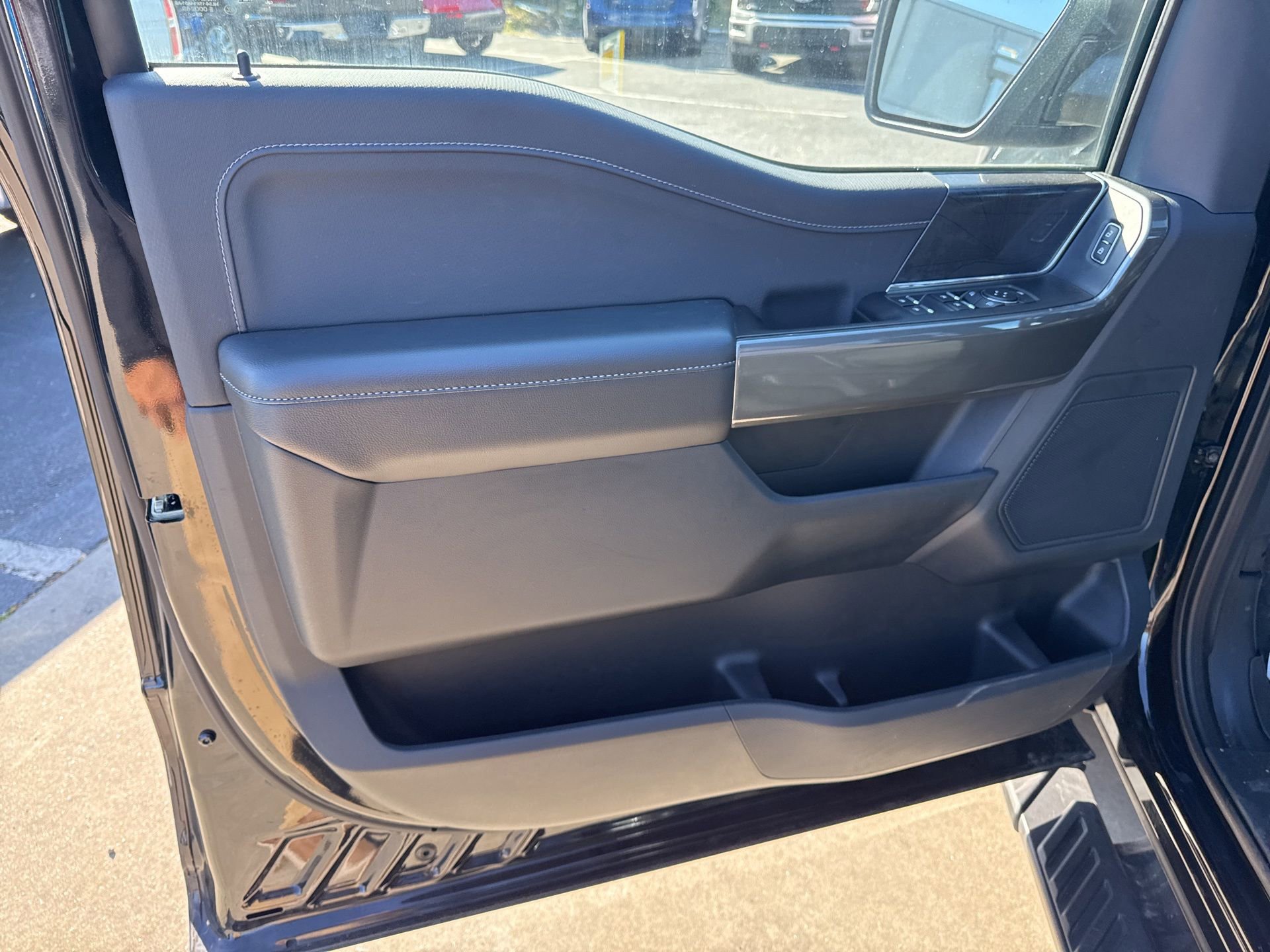 Certified 2022 Ford F150 XLT w/ Equipment Group 302A High image 17