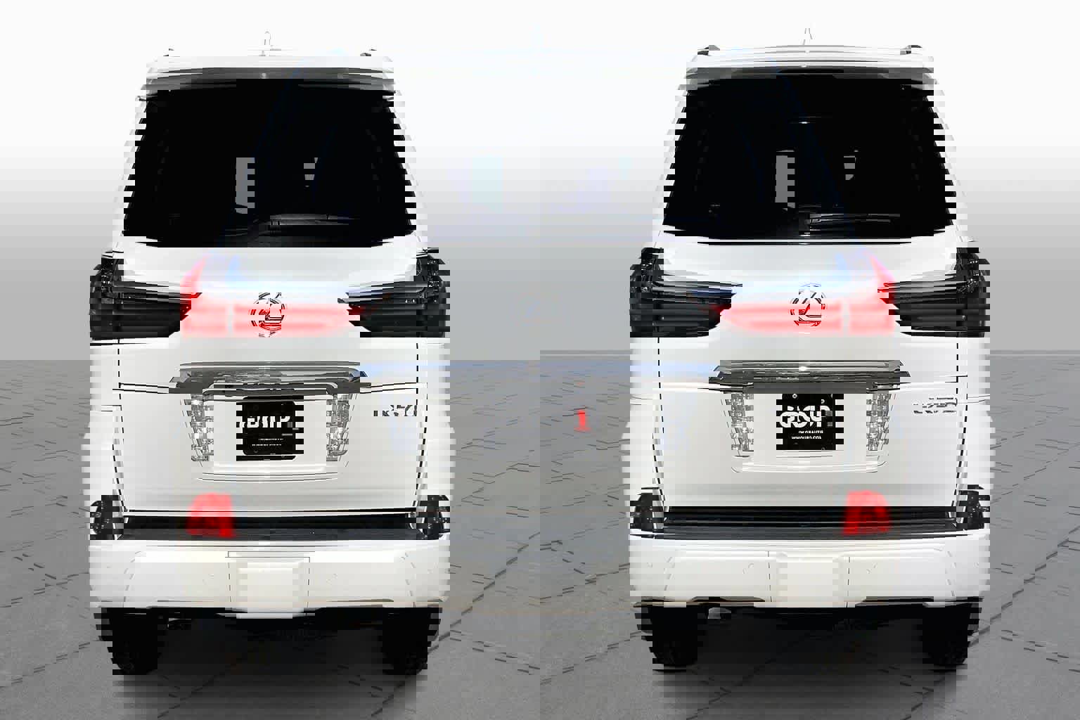 Used 2017 Lexus LX 570 4WD w/ Luxury Package image 2