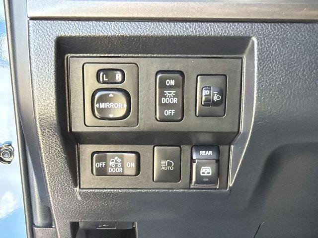 Used 2019 Toyota Tundra SR5 w/ TRD Sport Package AWD/4WD image 18