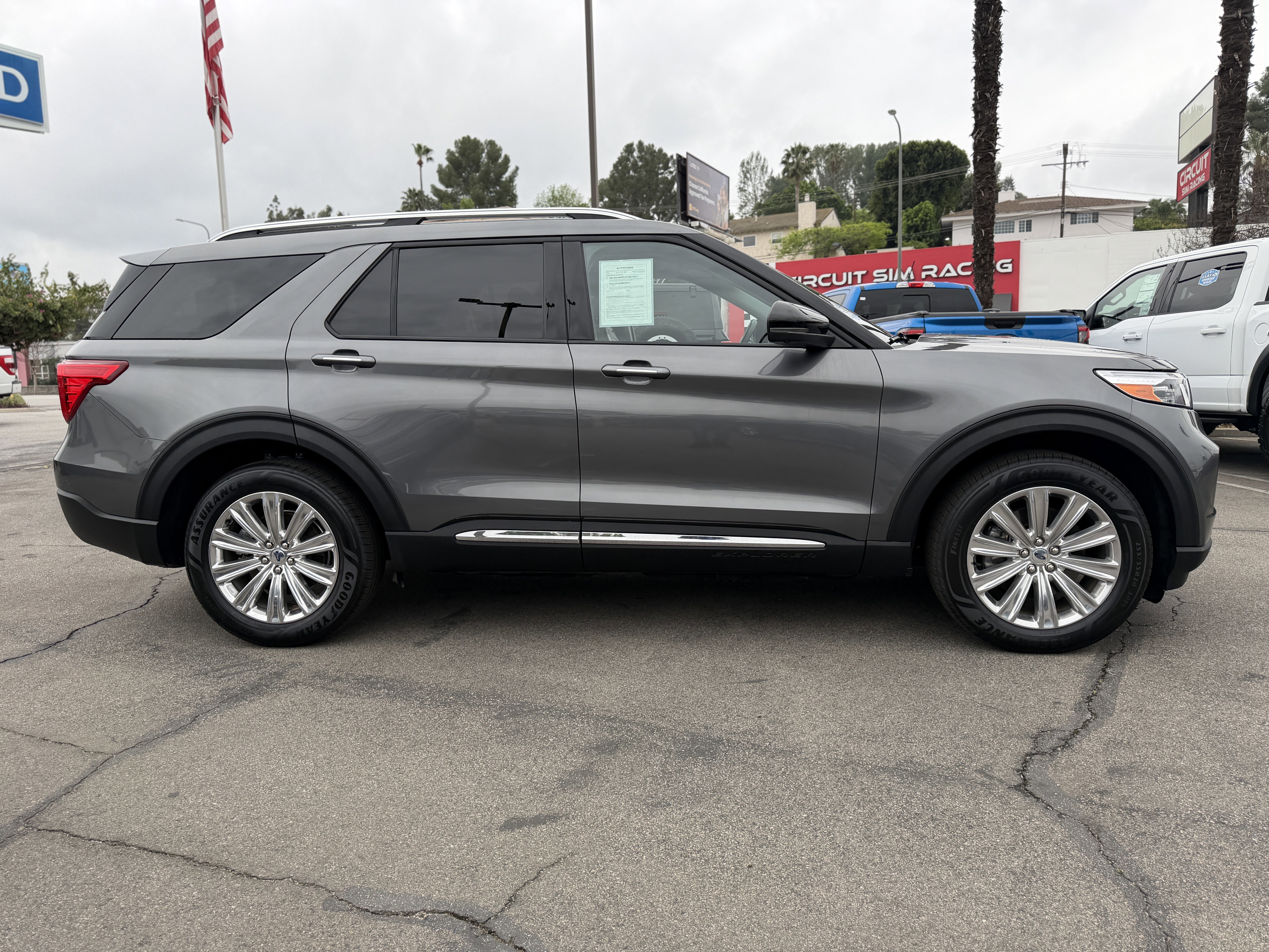 Certified 2023 Ford Explorer Limited w/ Hybrid Equipment Group 310A image 6