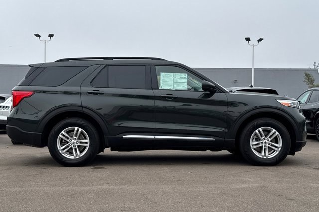 Certified 2022 Ford Explorer XLT w/ Equipment Group 202A image 4