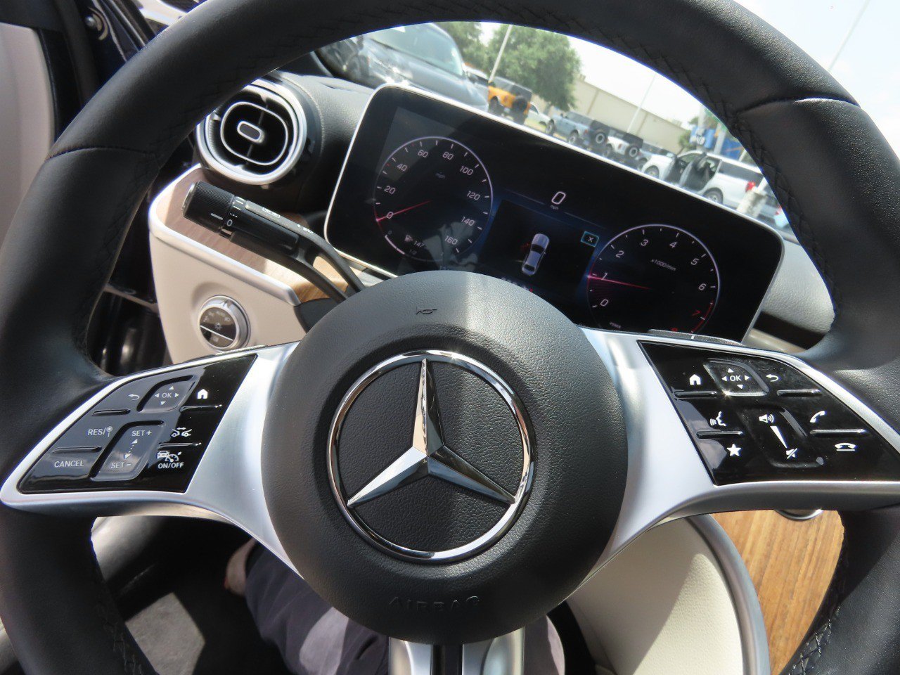 Used 2023 Mercedes-Benz C 300 4MATIC Sedan image 27