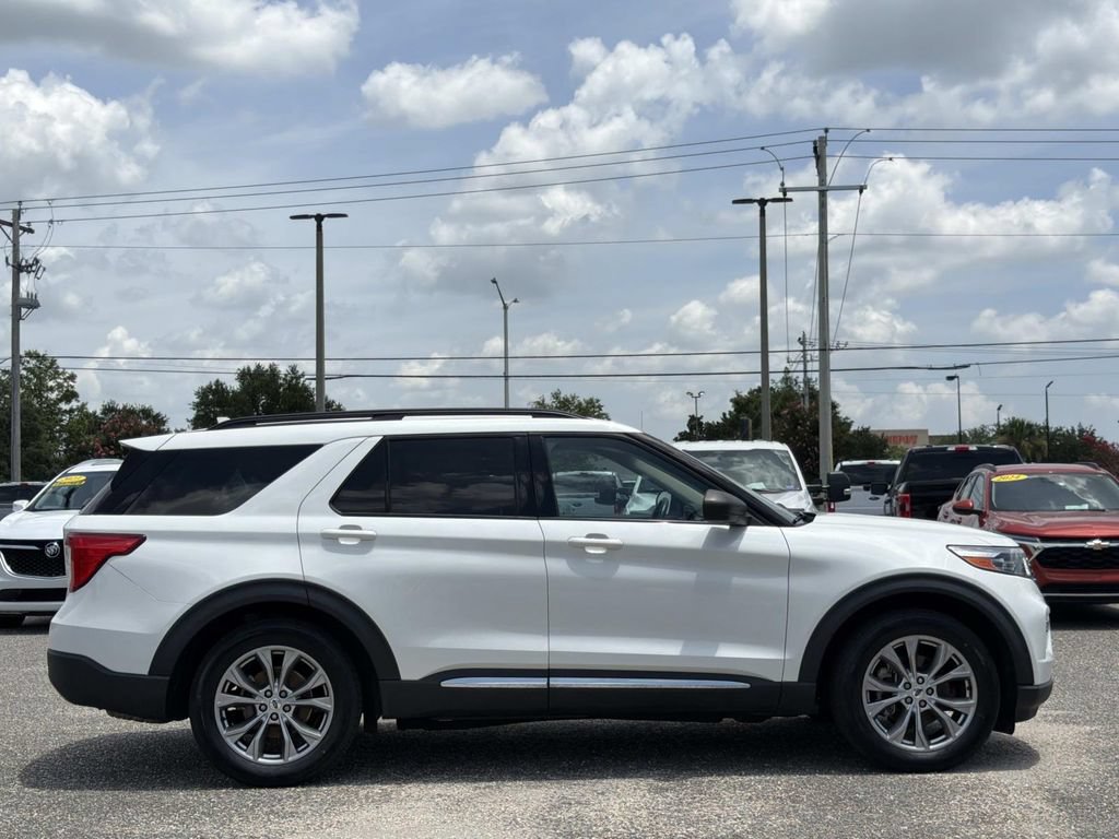 Certified 2022 Ford Explorer XLT w/ Equipment Group 202A RWD image 7