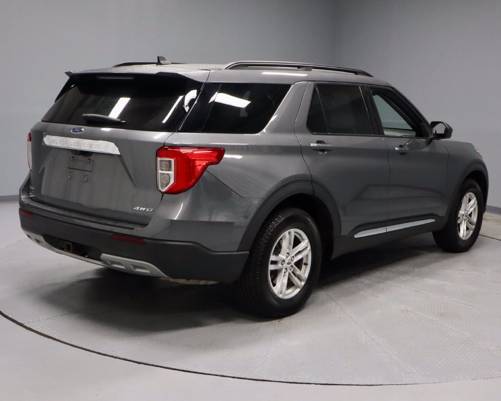 Certified 2022 Ford Explorer XLT w/ Equipment Group 202A AWD/4WD image 11