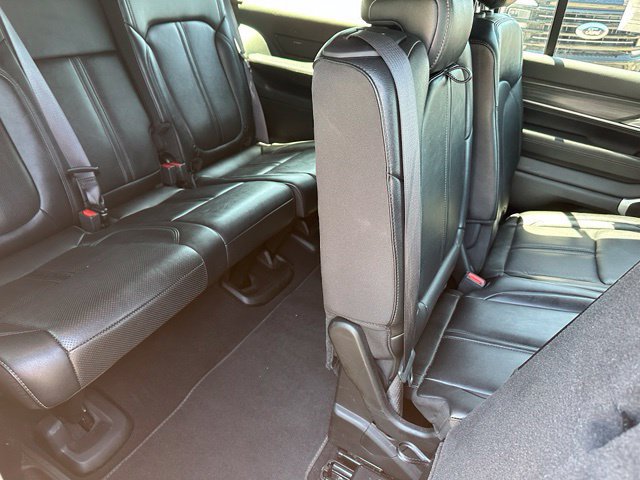 Used 2024 Jeep Wagoneer L Series II w/ Flexible Seating Group AWD/4WD image 11