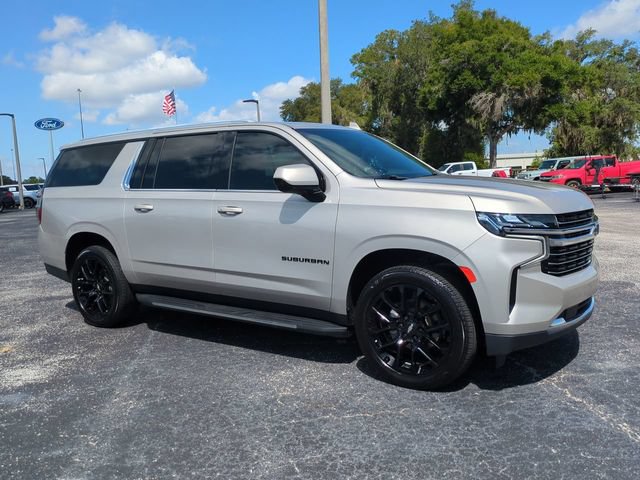 Used 2021 Chevrolet Suburban LT RWD image 2