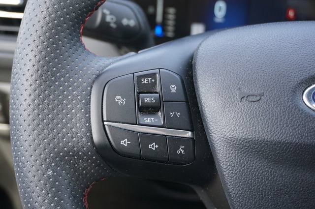 Certified 2023 Ford Escape ST-Line w/ Tech Pack #1 FWD image 17