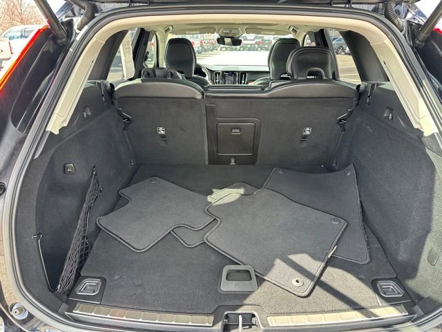 Used 2024 Volvo XC60 T8 Ultimate AWD/4WD image 11