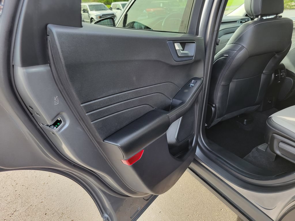 Certified 2023 Ford Escape Platinum AWD/4WD image 21