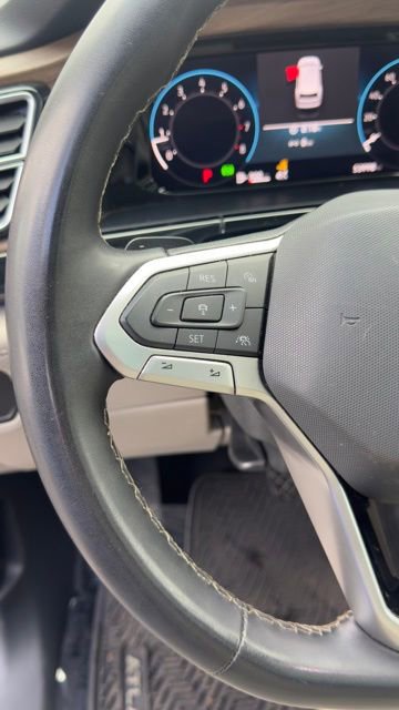 Used 2024 Volkswagen Atlas SE w/ Panoramic Sunroof Package image 11