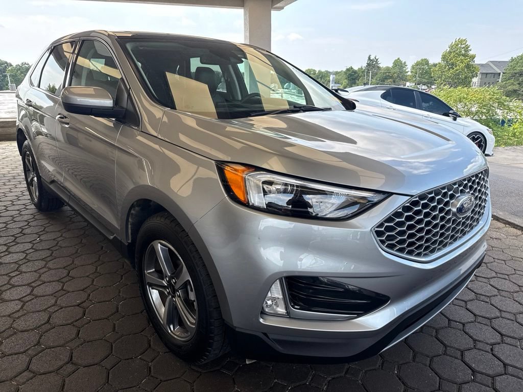 Certified 2024 Ford Edge SEL w/ Convenience Package AWD/4WD image 4