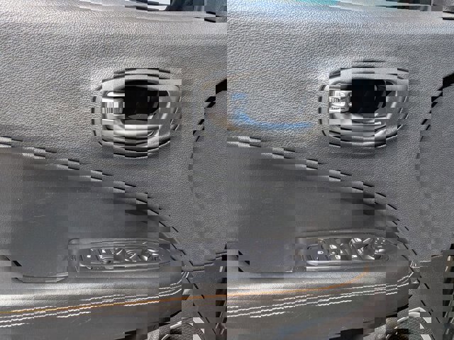 Used 2019 Jeep Compass Latitude w/ Cold Weather Group image 14