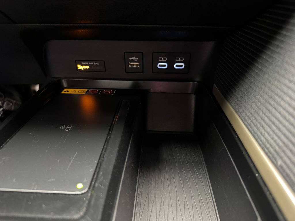 Used 2025 Toyota Camry SE FWD image 18