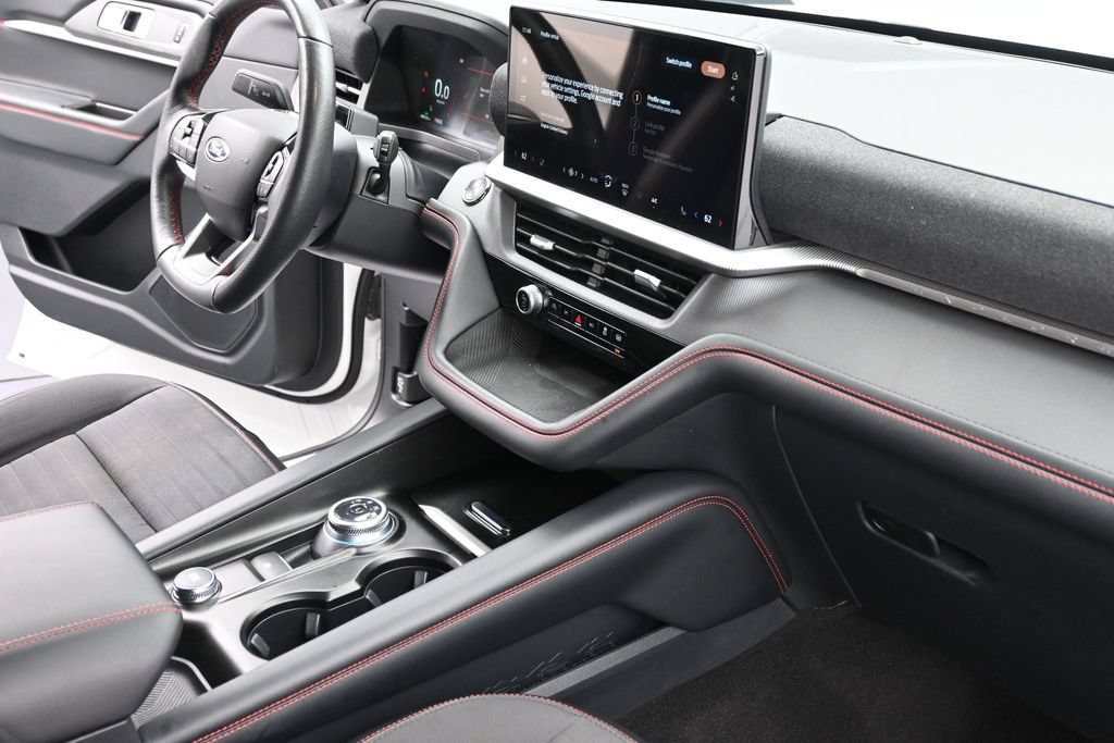 Certified 2025 Ford Explorer ST-Line AWD/4WD image 10