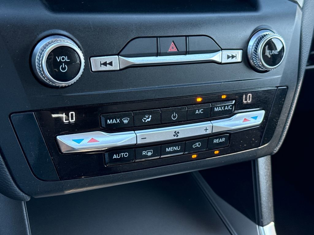 Certified 2020 Ford Explorer XLT w/ Equipment Group 202A image 22