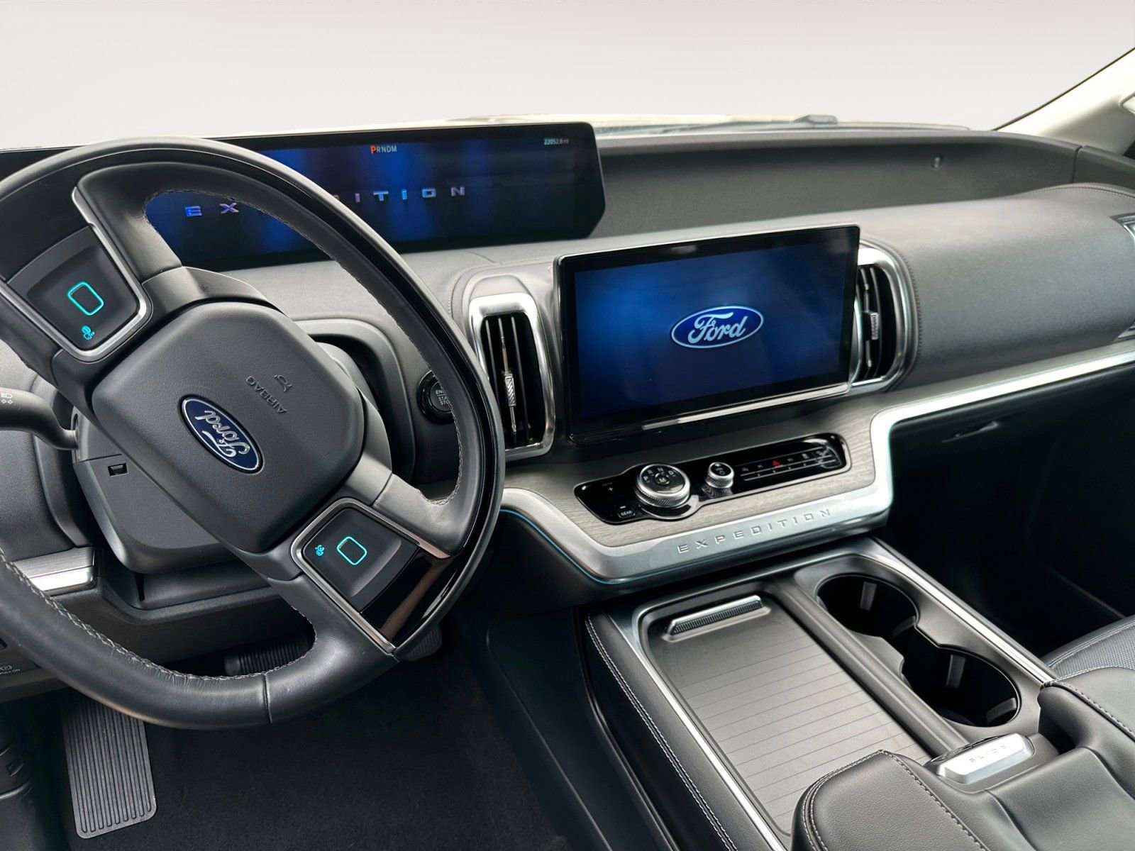 Certified 2025 Ford Expedition Platinum AWD/4WD image 10