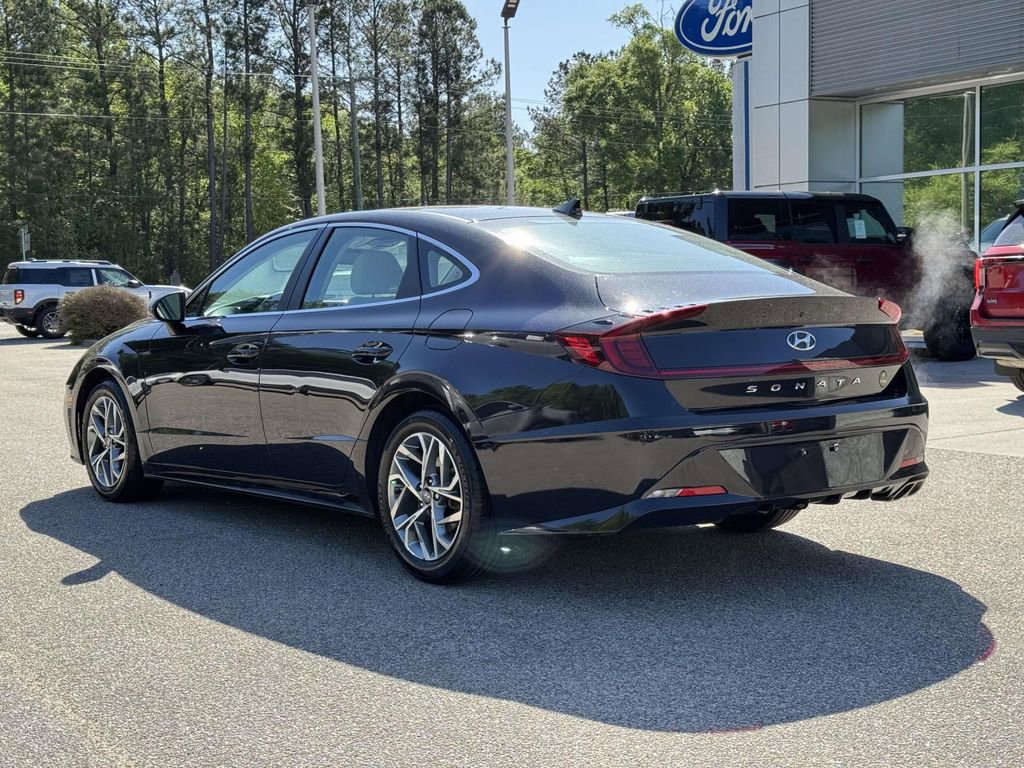 Used 2023 Hyundai Sonata SEL FWD image 2