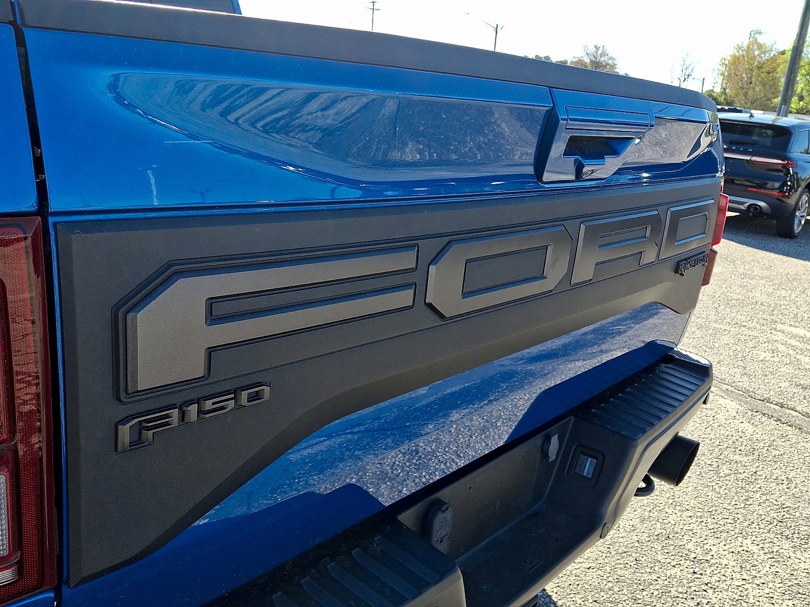 Certified 2019 Ford F150 Raptor w/ Equipment Group 802A Luxury image 29