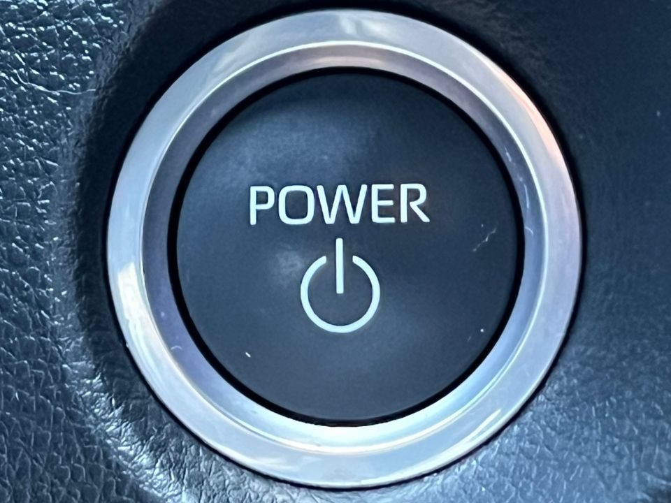 Used 2023 Toyota Corolla Cross AWD Hybrid image 25