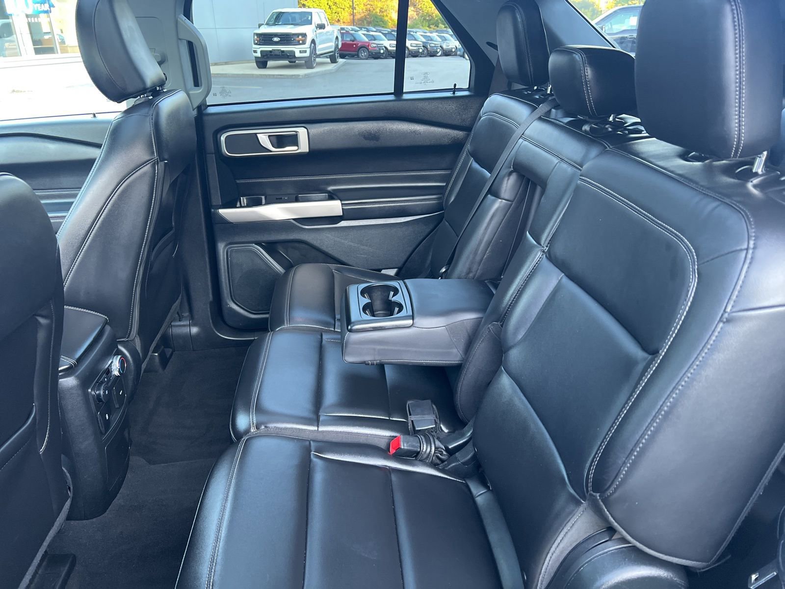 Certified 2022 Ford Explorer XLT w/ Equipment Group 202A image 18