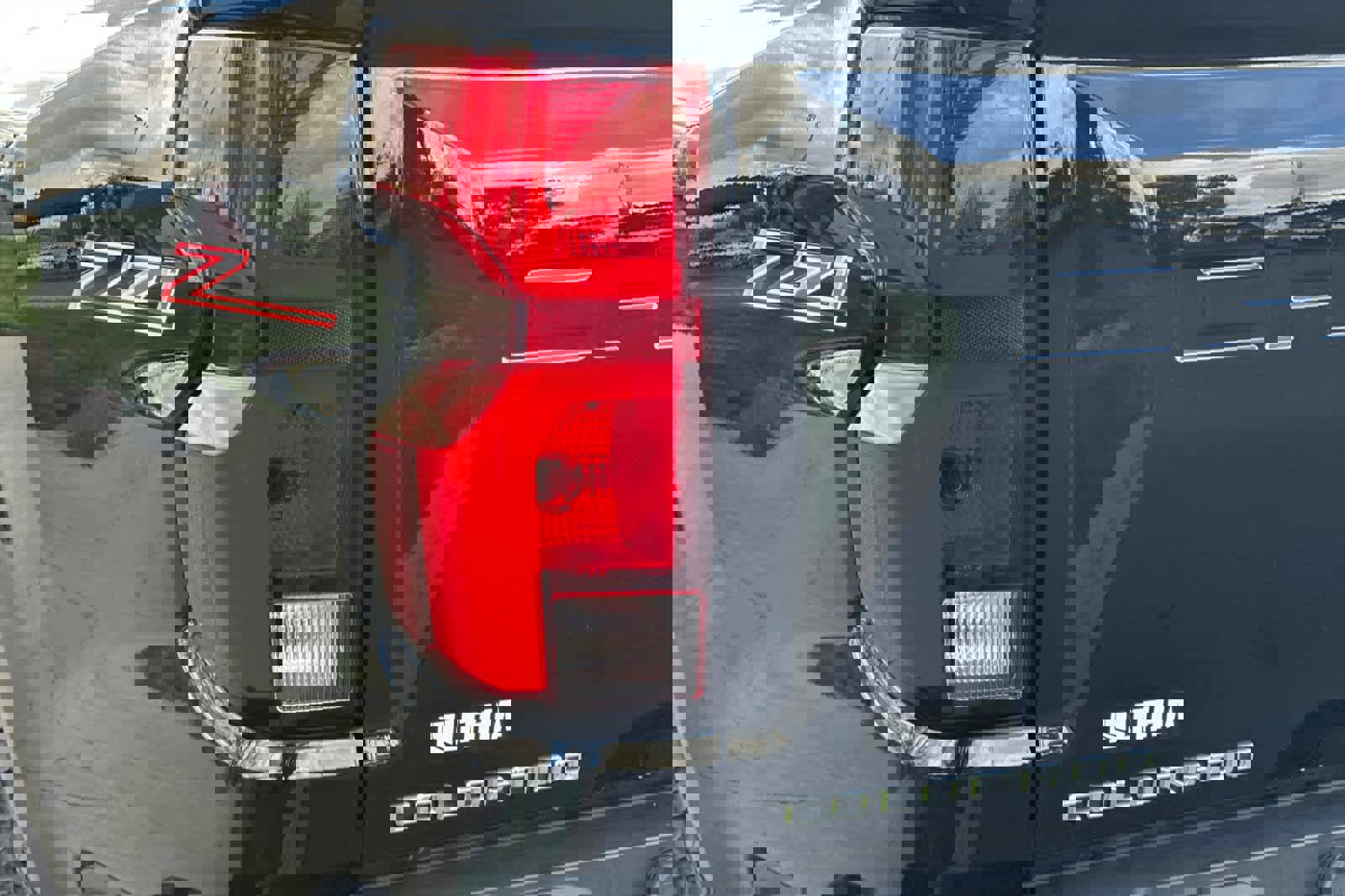 Used 2024 Chevrolet Colorado Z71 w/ Z71 Convenience Package 2 image 26