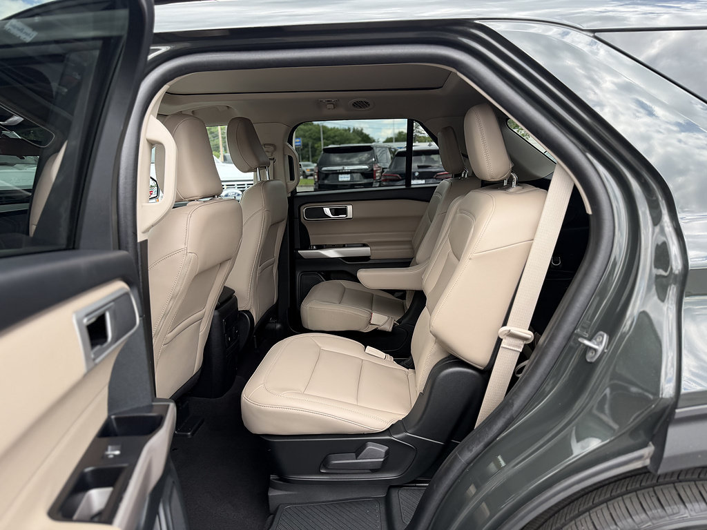 Certified 2023 Ford Explorer XLT w/ Equipment Group 202A AWD/4WD image 11
