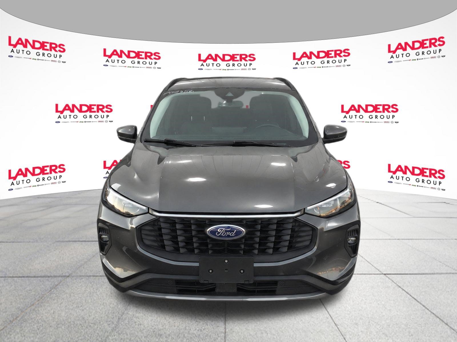 Certified 2025 Ford Escape Platinum AWD/4WD image 2